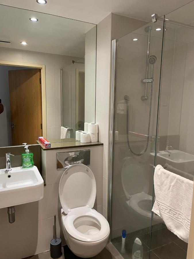 King Dems Home Dagenham Bagian luar foto