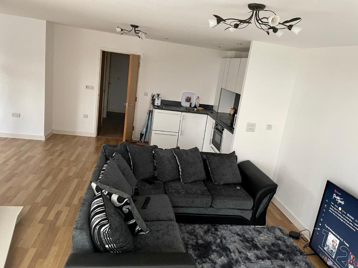 King Dems Home Dagenham Bagian luar foto